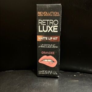 Revolution Retro Luxe Matte Lip Kit - Grandee New